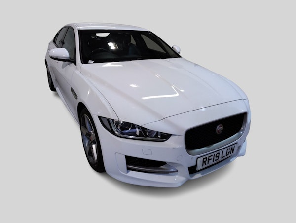 2019 JAGUAR XE SALOON